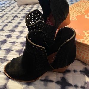 Gianni Bini Peep Toe black suede ankle boot